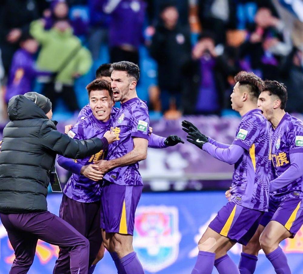 人倍感振奋 人倍感振奋